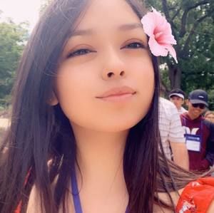 Meet your Posher, Yohana